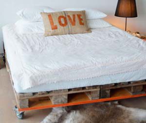 Кровать из поддонов на колесиках для любимой фото кровати видео. 